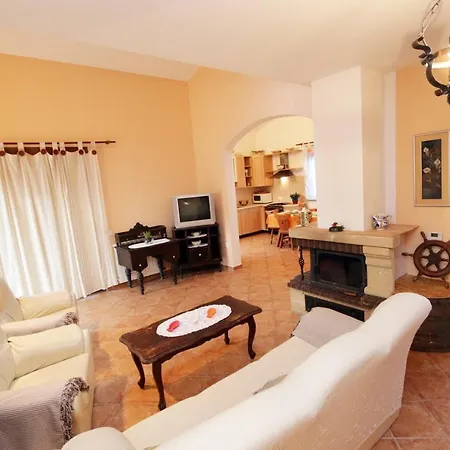 Guest house Maya 165
